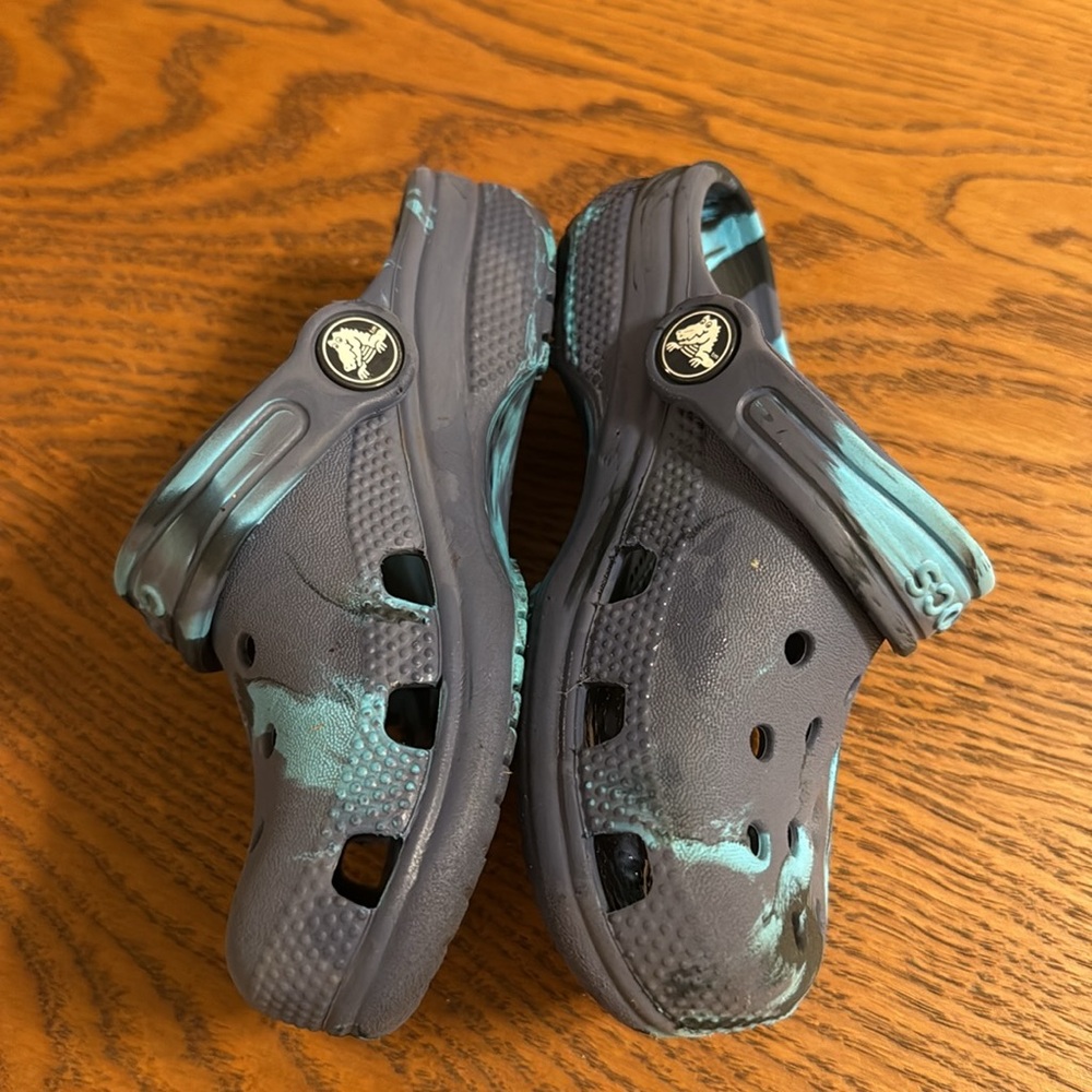 Crocs - Picture 2 of 2